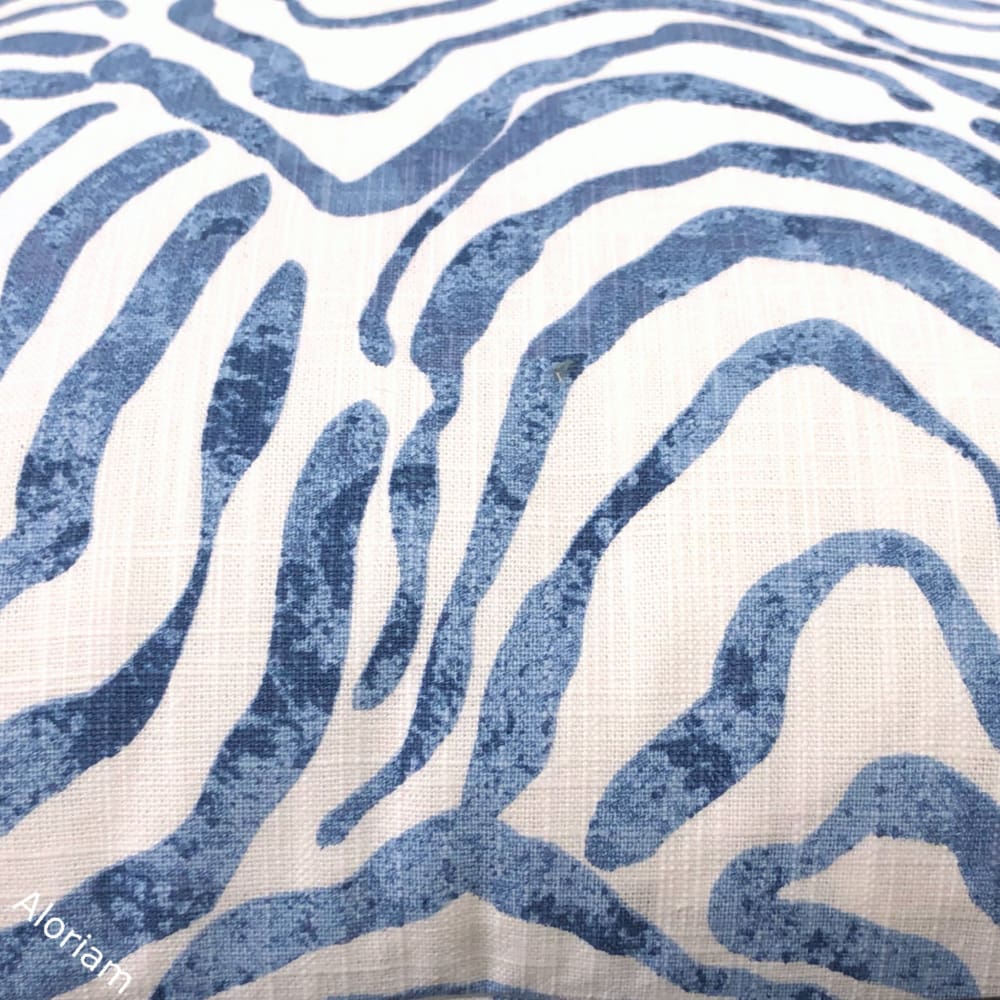 Aeryn Blue White Wavy Lines Pillow Cover - Aloriam