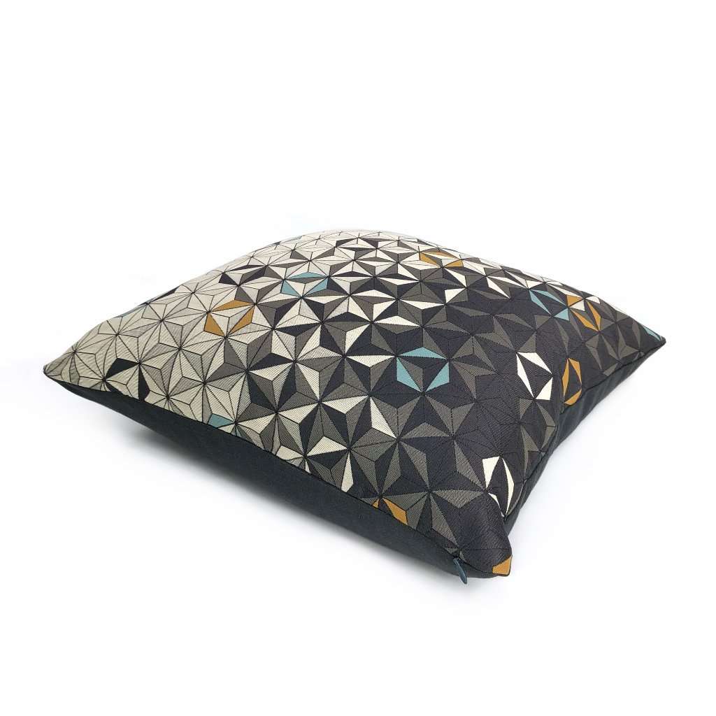 Triangle pillow fashion case